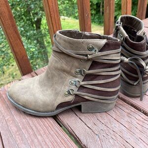 Steve Madden ankle boots. Size 5.